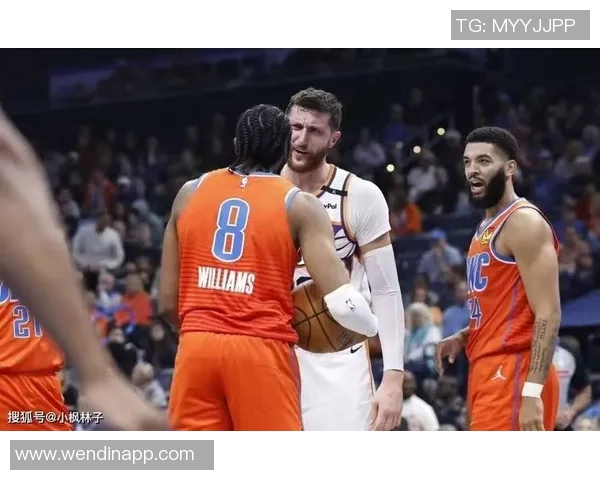 布克失误频繁引发主帅关注对手防守策略显著影响表现 布克失误频繁引发主帅关注对手防守策略显著影响表现