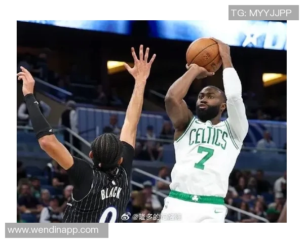 杰伦布朗本赛季追平上赛季单场35得分次数展现出色状态