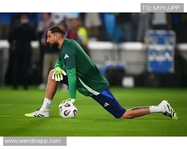 多纳鲁马勇猛出击铲断对手单刀展现门将风采