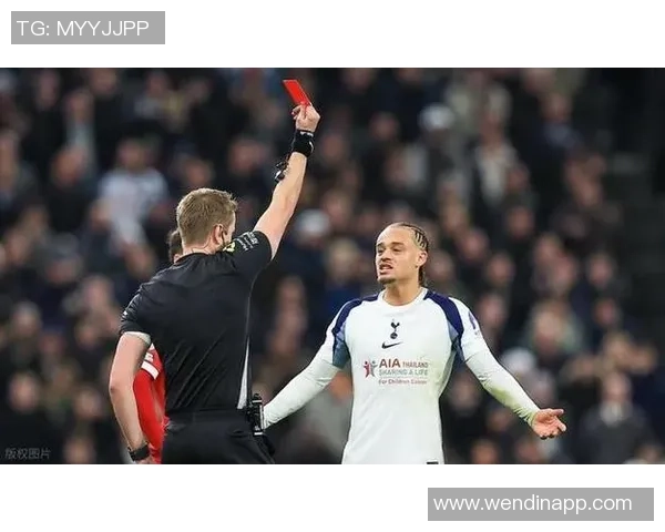 西蒙斯6500万欧元加盟热刺后状态低迷引发球迷和媒体广泛质疑